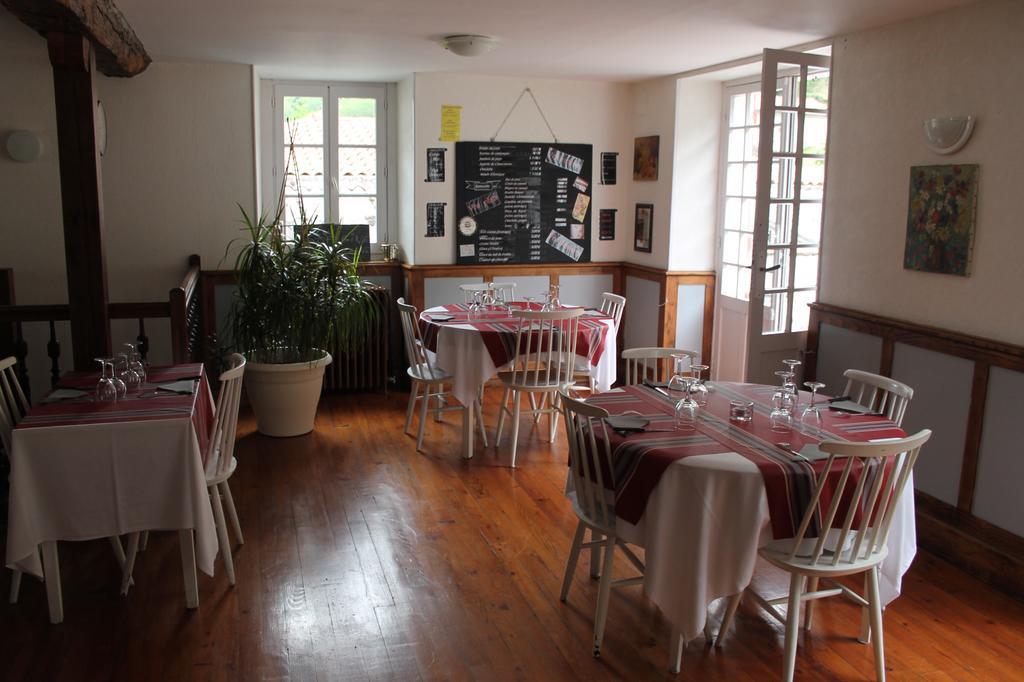 Hotel Le Clementenia Arneguy Exterior photo