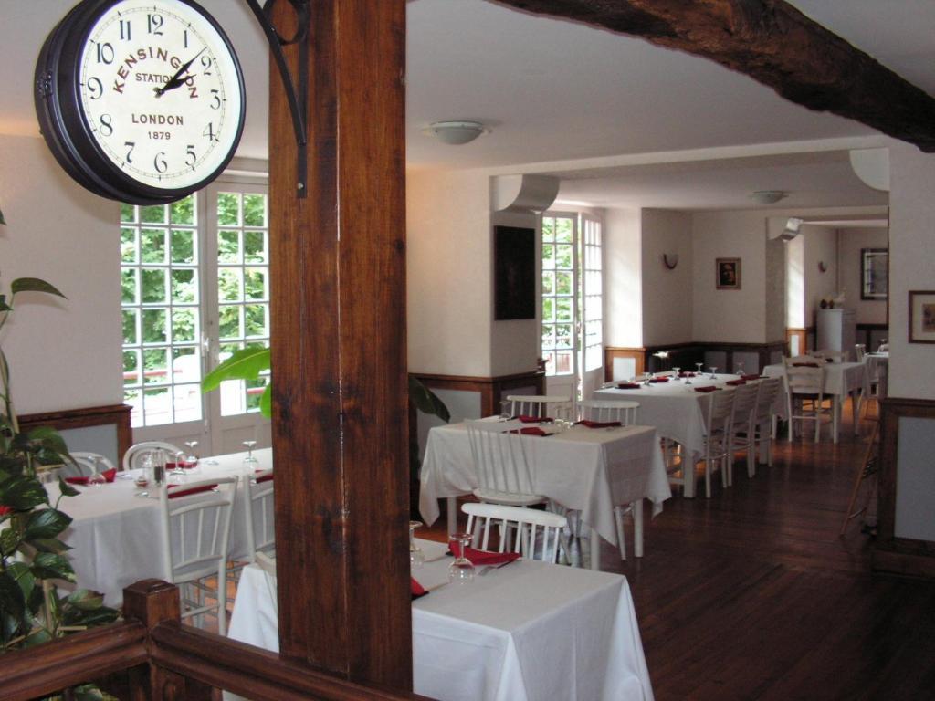 Hotel Le Clementenia Arneguy Exterior photo