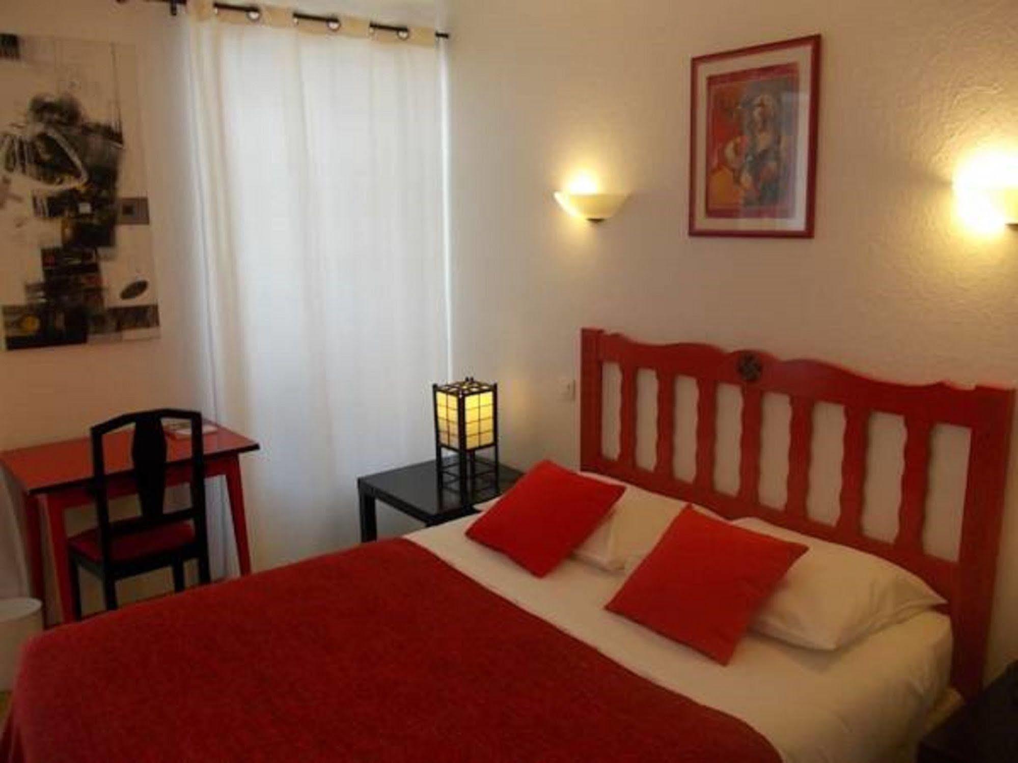 Hotel Le Clementenia Arneguy Exterior photo